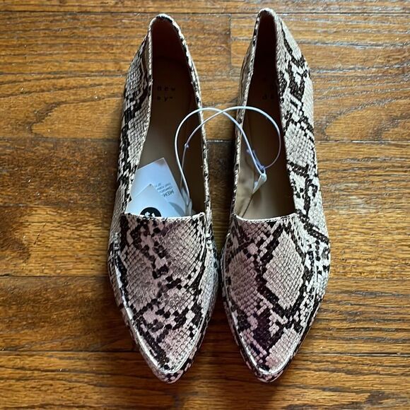 a new day Shoes - A New Day Micah Faux Snakeskin Pointed Toe Loafers NWT